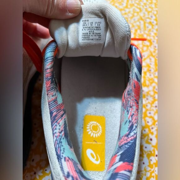 ASICS running shoes, fun colors, great support in shoes, gently worn, size 10 - Picture 9 of 10